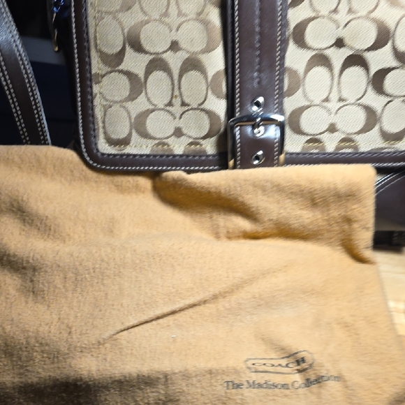 Coach Brown and Tan Shoulder Bag With Strap - Picture 9 of 9